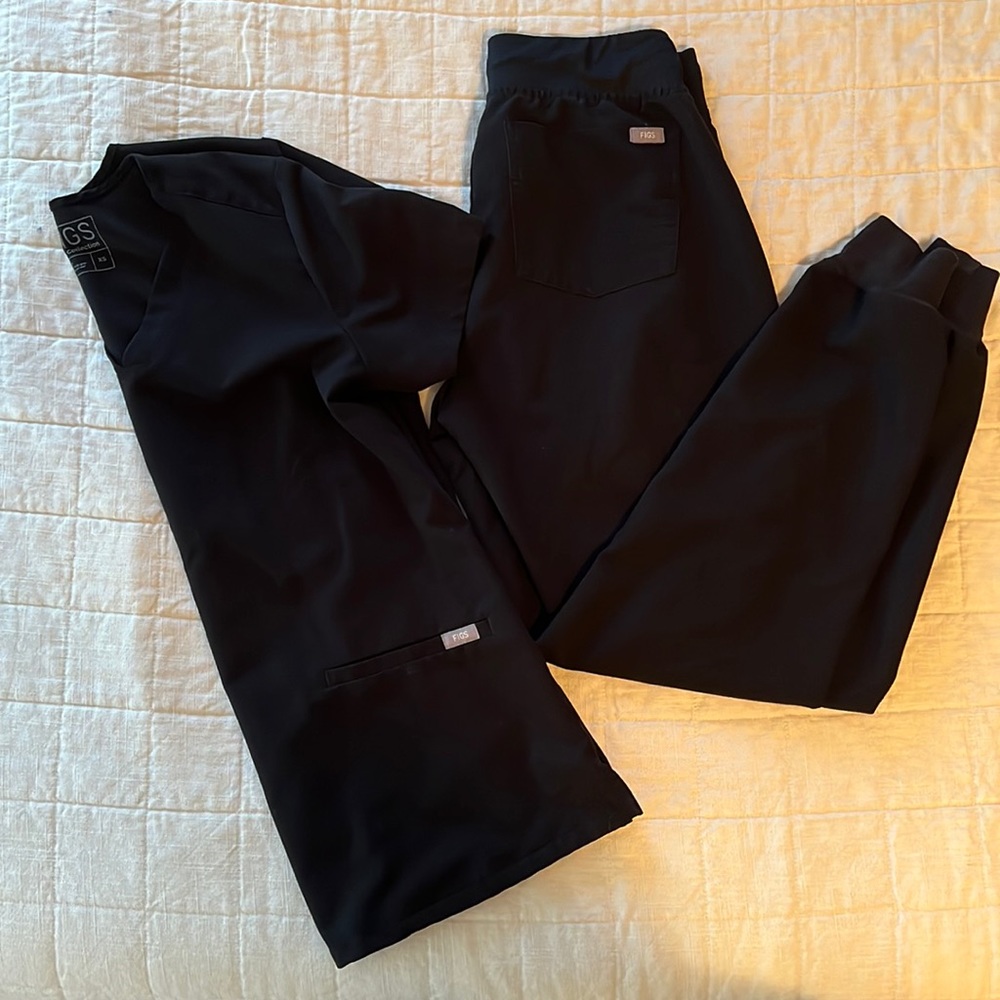 Black figs scrubs XS